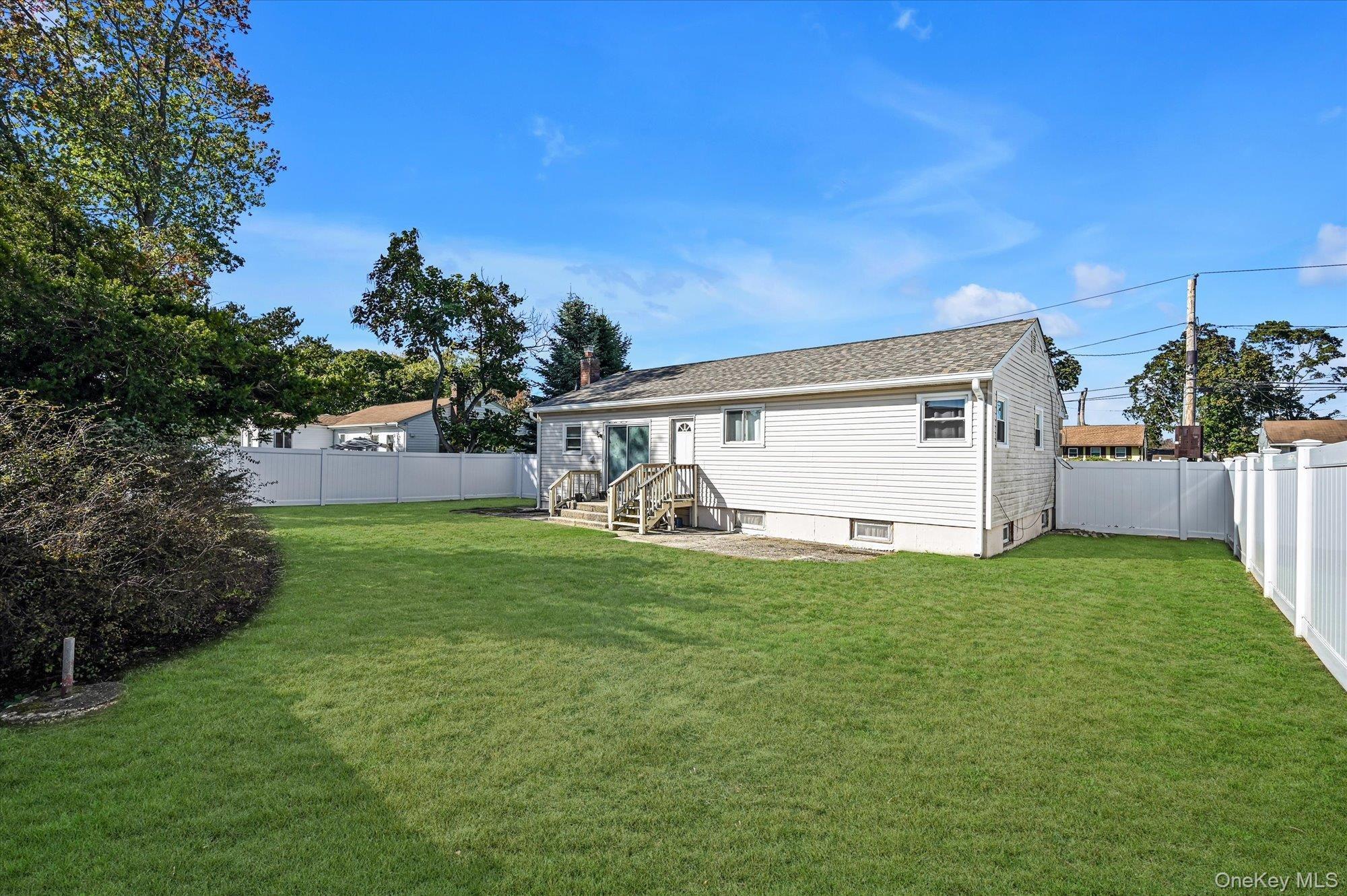 E Chestnut St, Central Islip, NY 11722