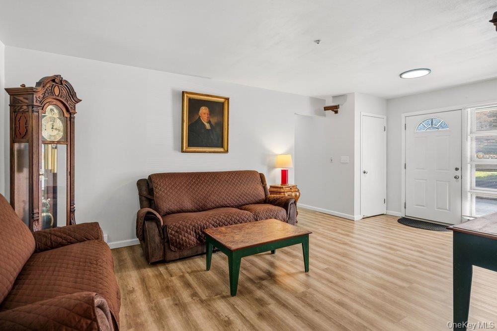 Blackfoot Trl, Shoreham, NY 11786
