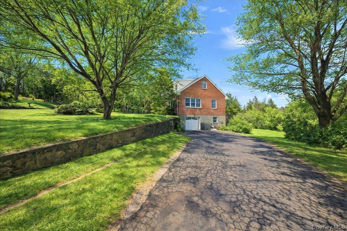 Primrose St, Katonah, NY 10536