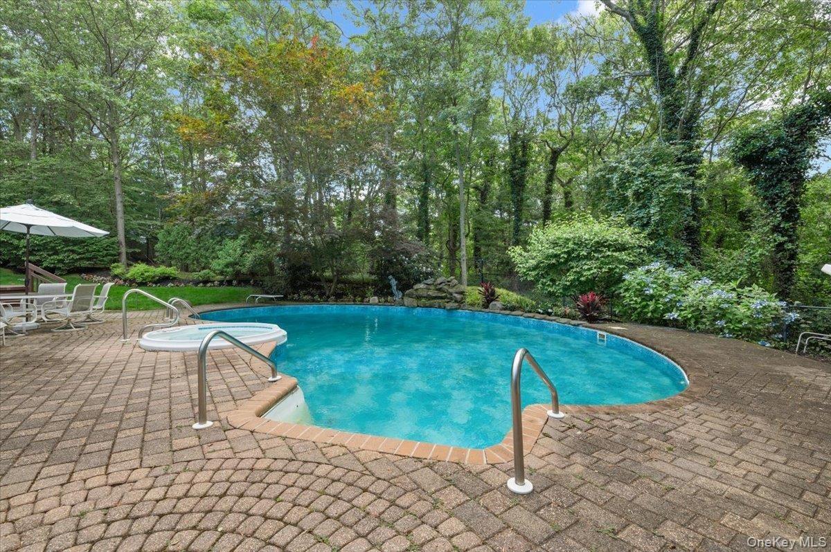 Washington Ave, Plainview, NY 11803