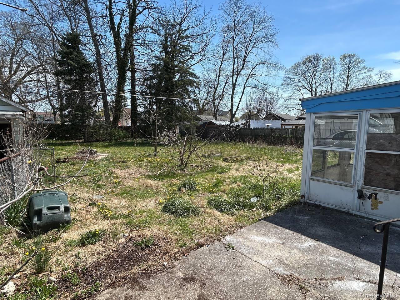 East Ave, Freeport, NY 11520