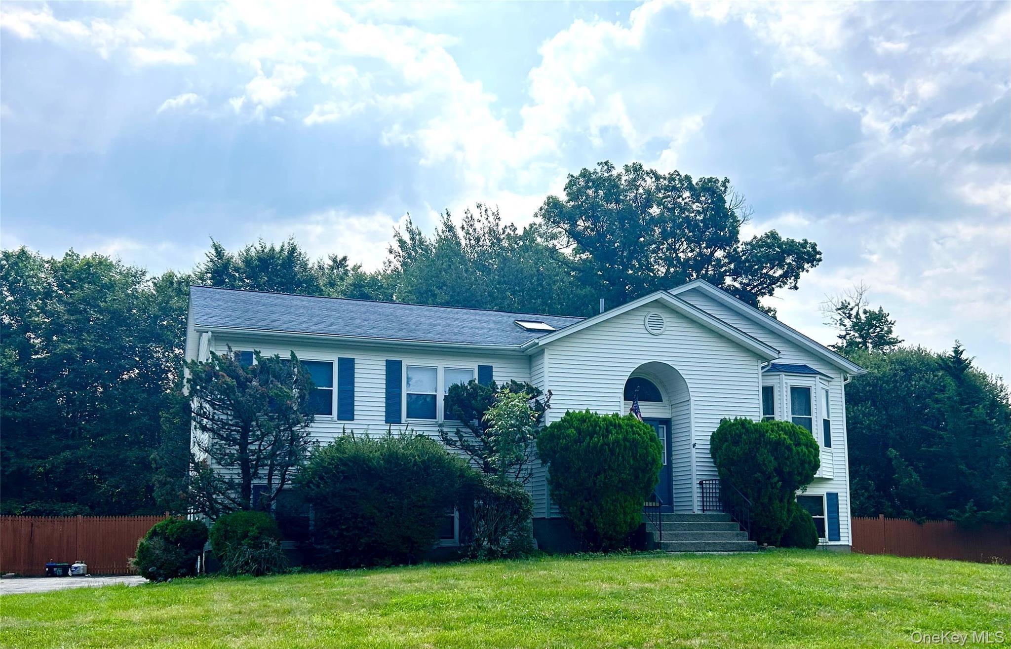 Aron Ct, Spring Valley, NY 10977