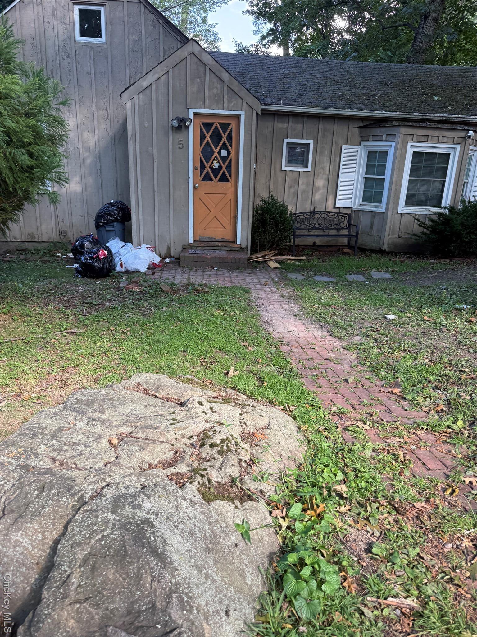 Kew Dr, Sound Beach, NY 11789
