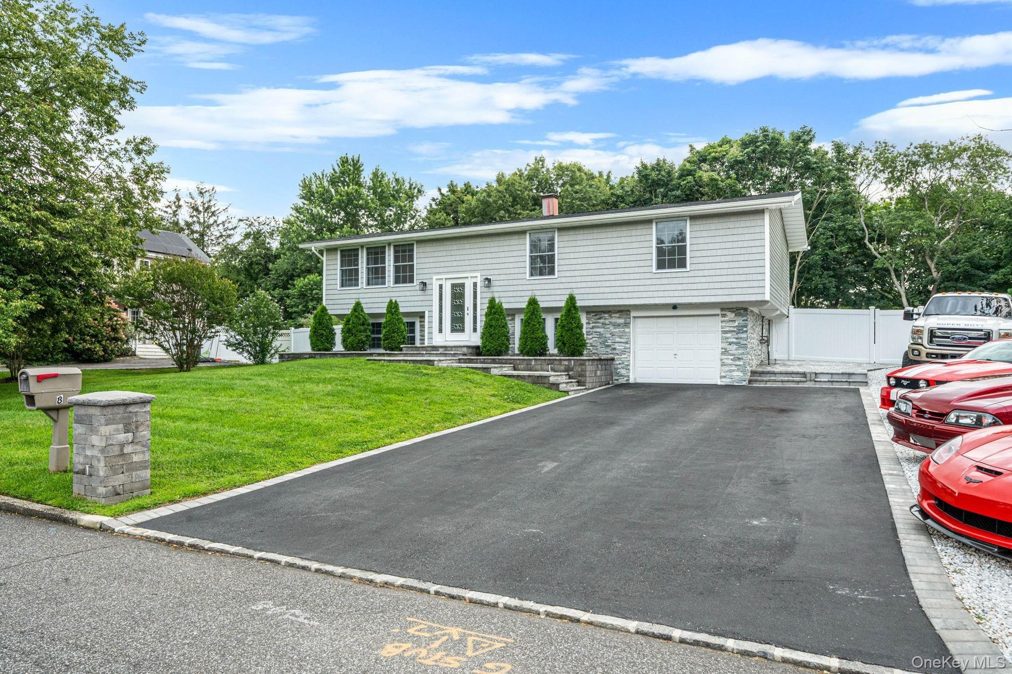 Fairway Dr, Port Jefferson Station, NY 11776