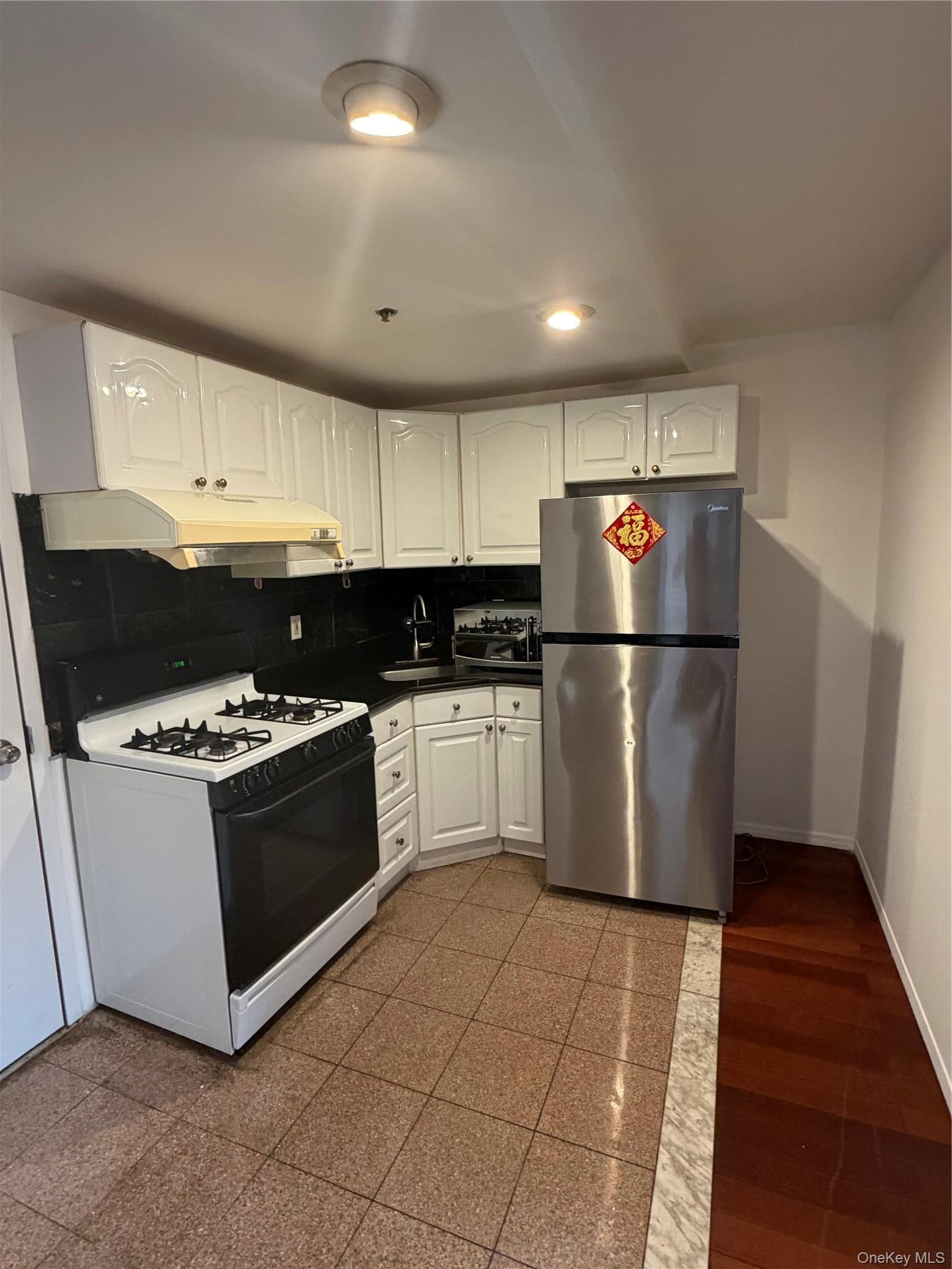 Leavitt St, Flushing, NY 11354