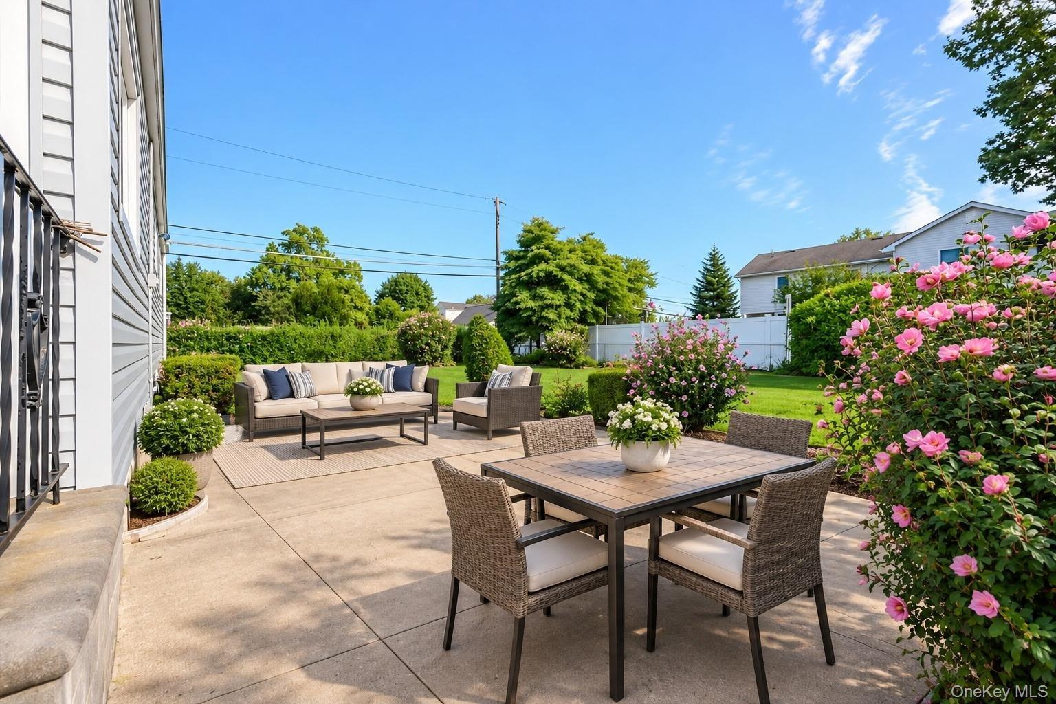 N Fulton Ave, Lindenhurst, NY 11757