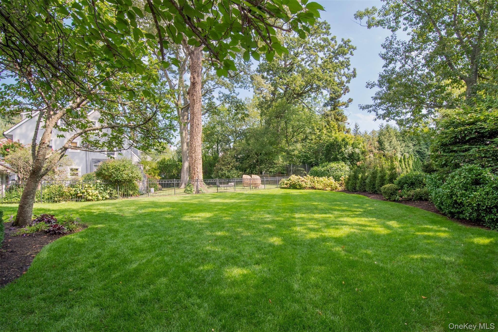 Stellar Pl, Pelham, NY 10803
