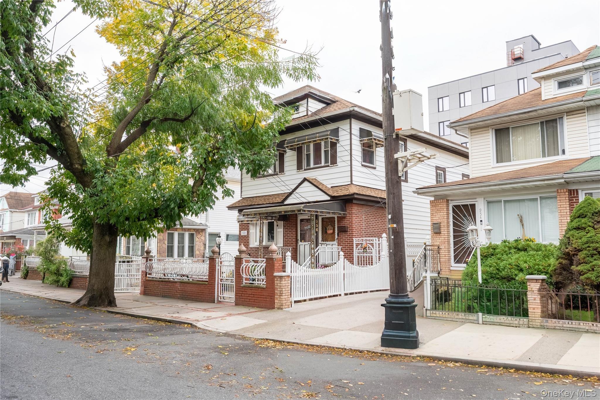 E 37th St, Brooklyn, NY 11210