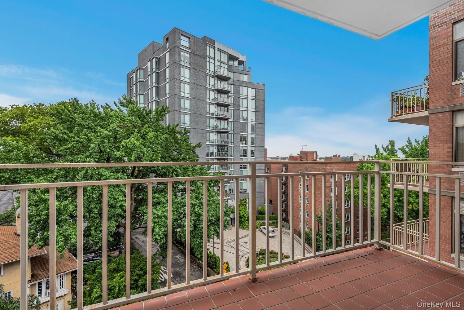 Oxford Ave, Bronx, NY 10463