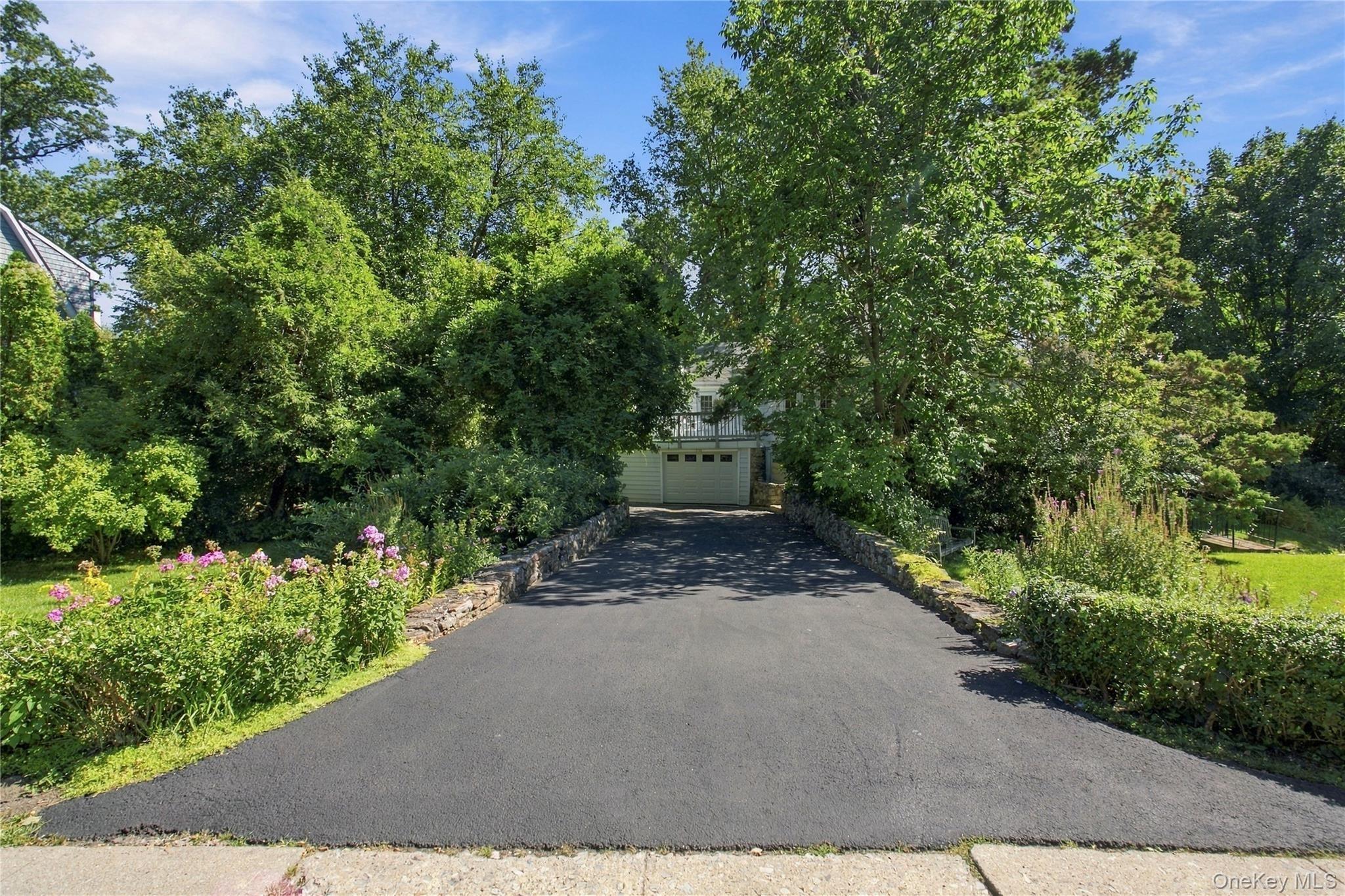 Brookfield Pl, Pleasantville, NY 10570
