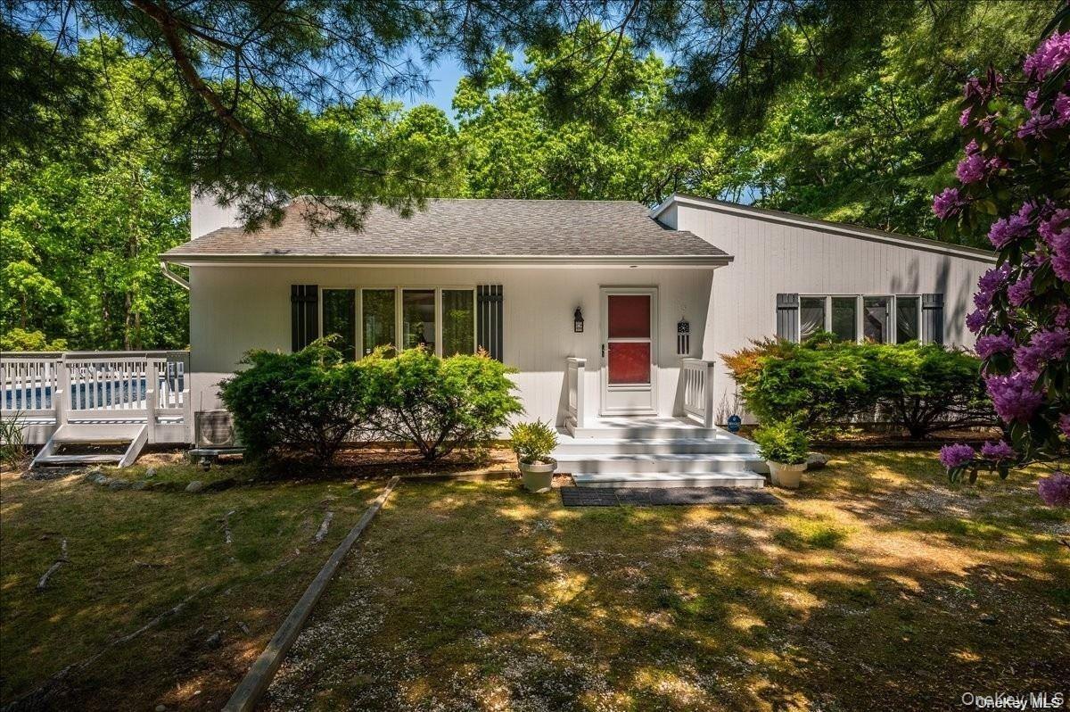 Van Scoys Path W, East Hampton, NY 11937