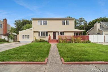 Elizabeth Dr, Bethpage, NY 11714