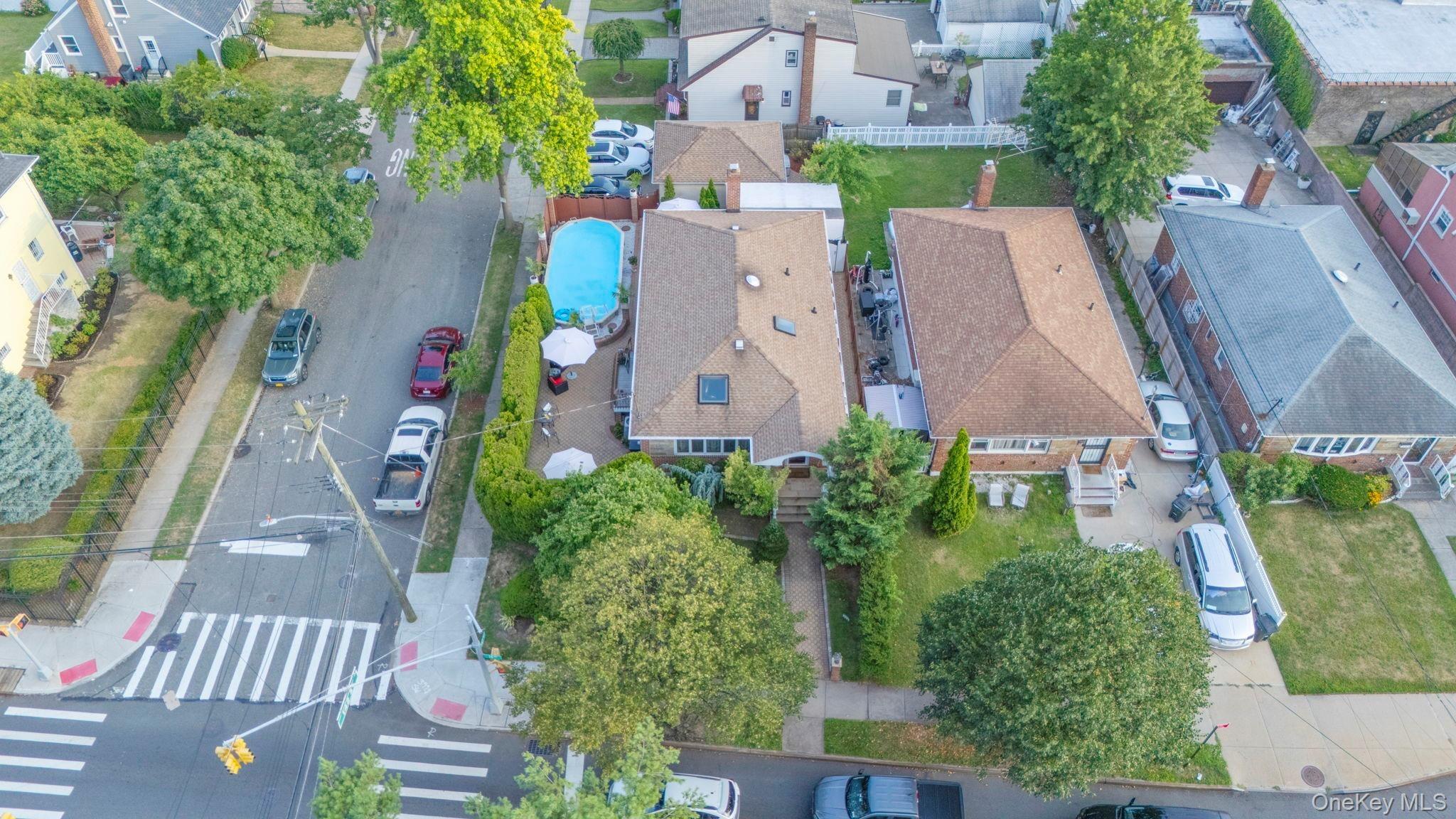 14th Ave, Whitestone, NY 11357