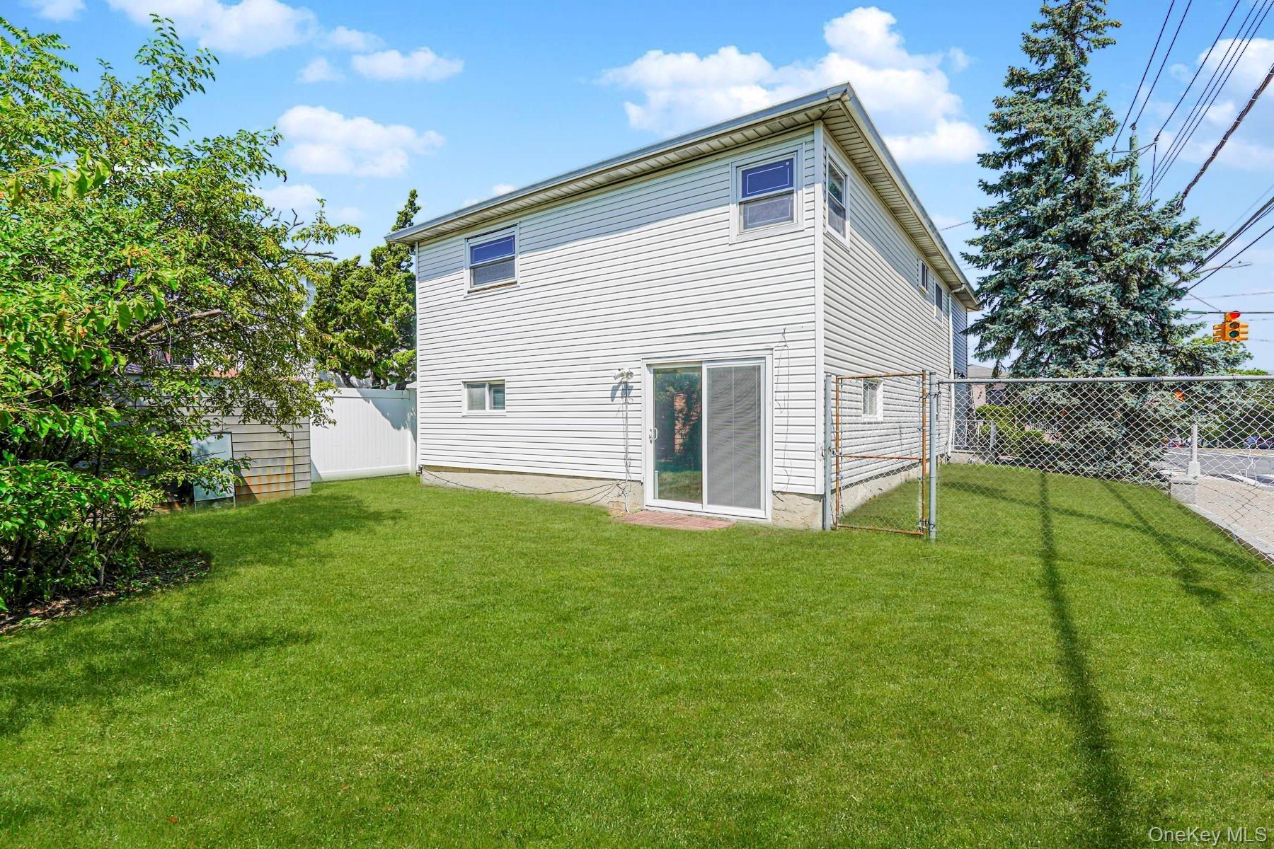 Barlow Ave, Staten Island, NY 10312