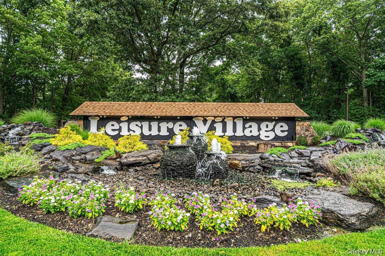 Ventry Ct, Ridge, NY 11961