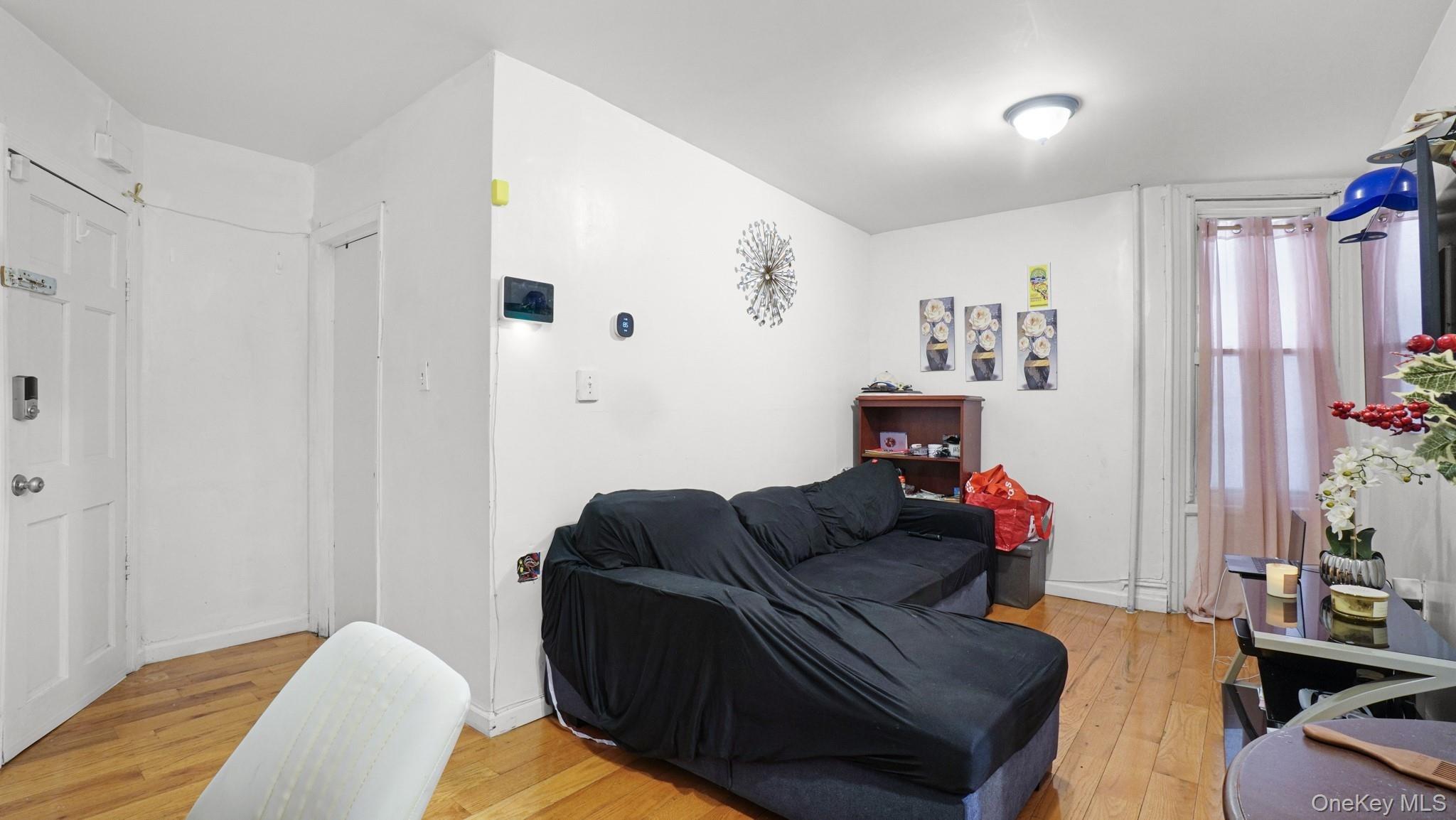 Briggs Ave, Bronx, NY 10458