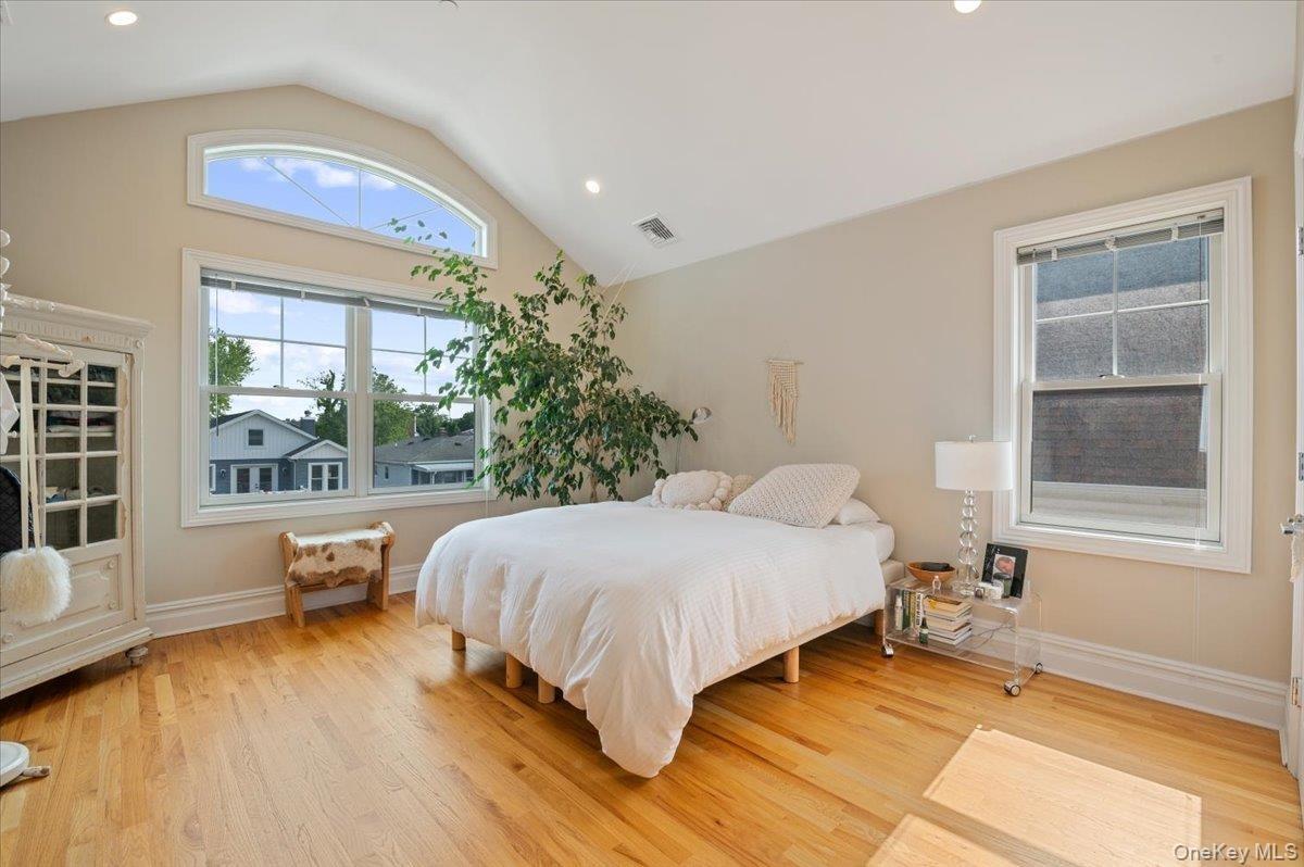 E Fulton St, Long Beach, NY 11561