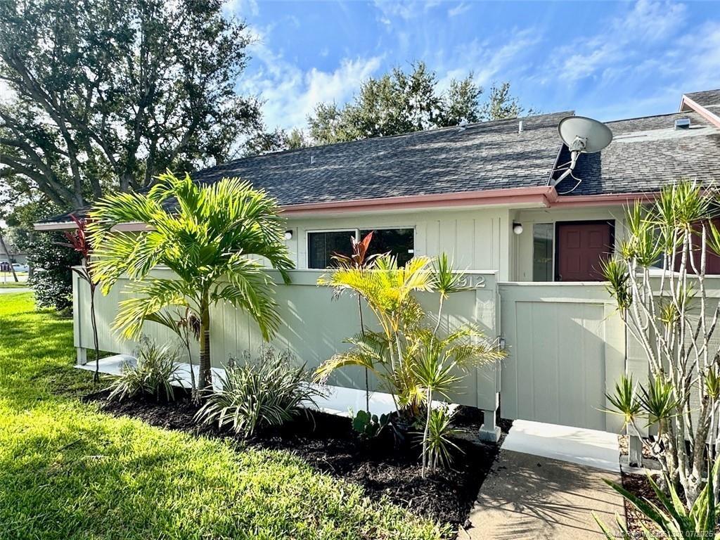 Nw Cinnamon Tree Cir, Jensen Beach, FL 34957