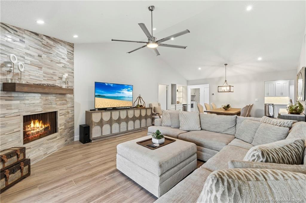 Se Crestwood Cir, Stuart, FL 34997