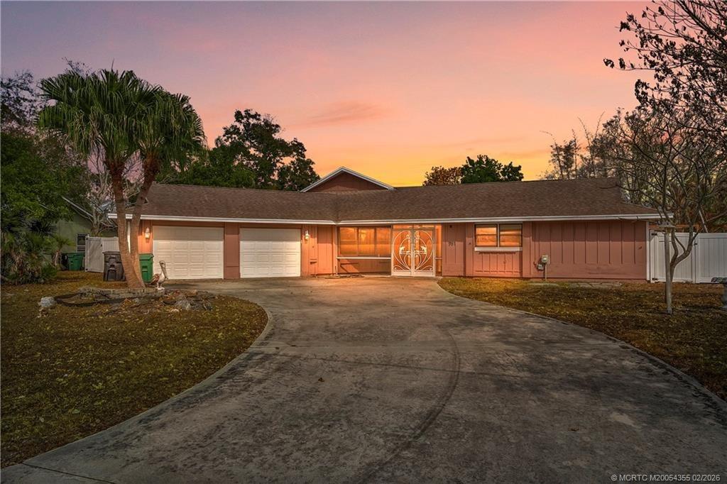 Se Lansdowne Ave, Port Saint Lucie, FL 34983