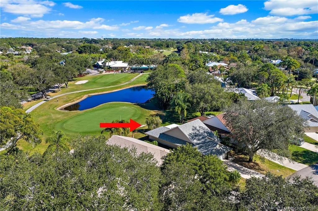 Se Crooked Stick Ln, Hobe Sound, FL 33455