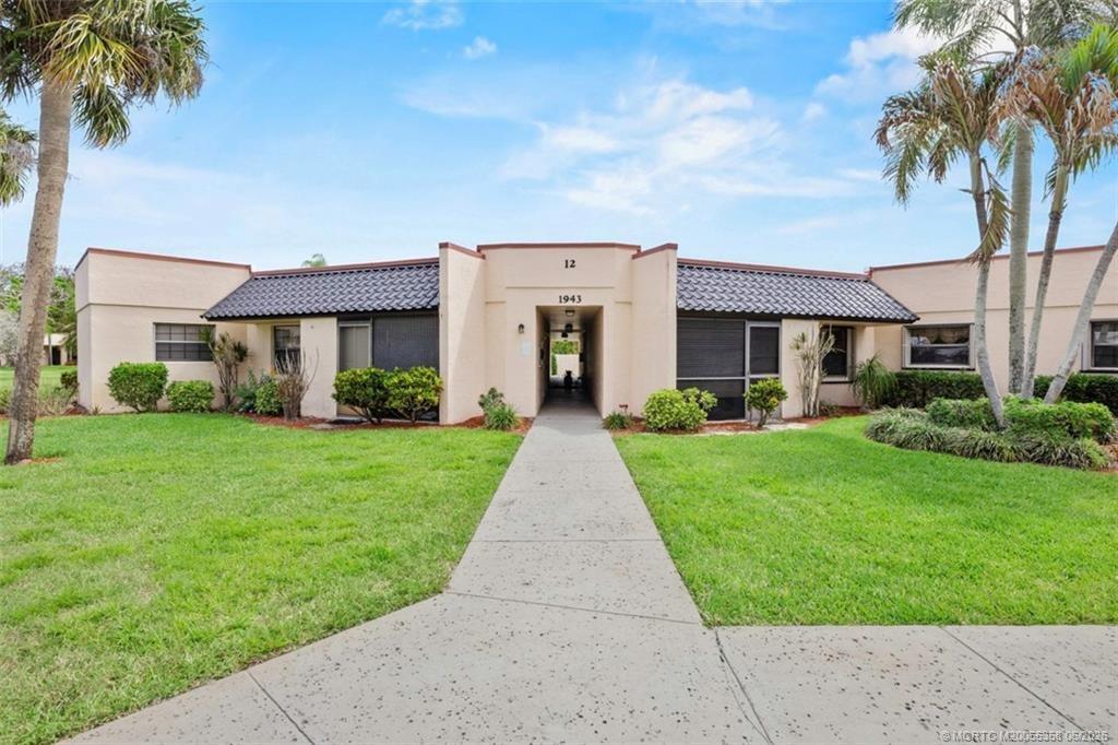 Ne Collins Cir, Jensen Beach, FL 34957