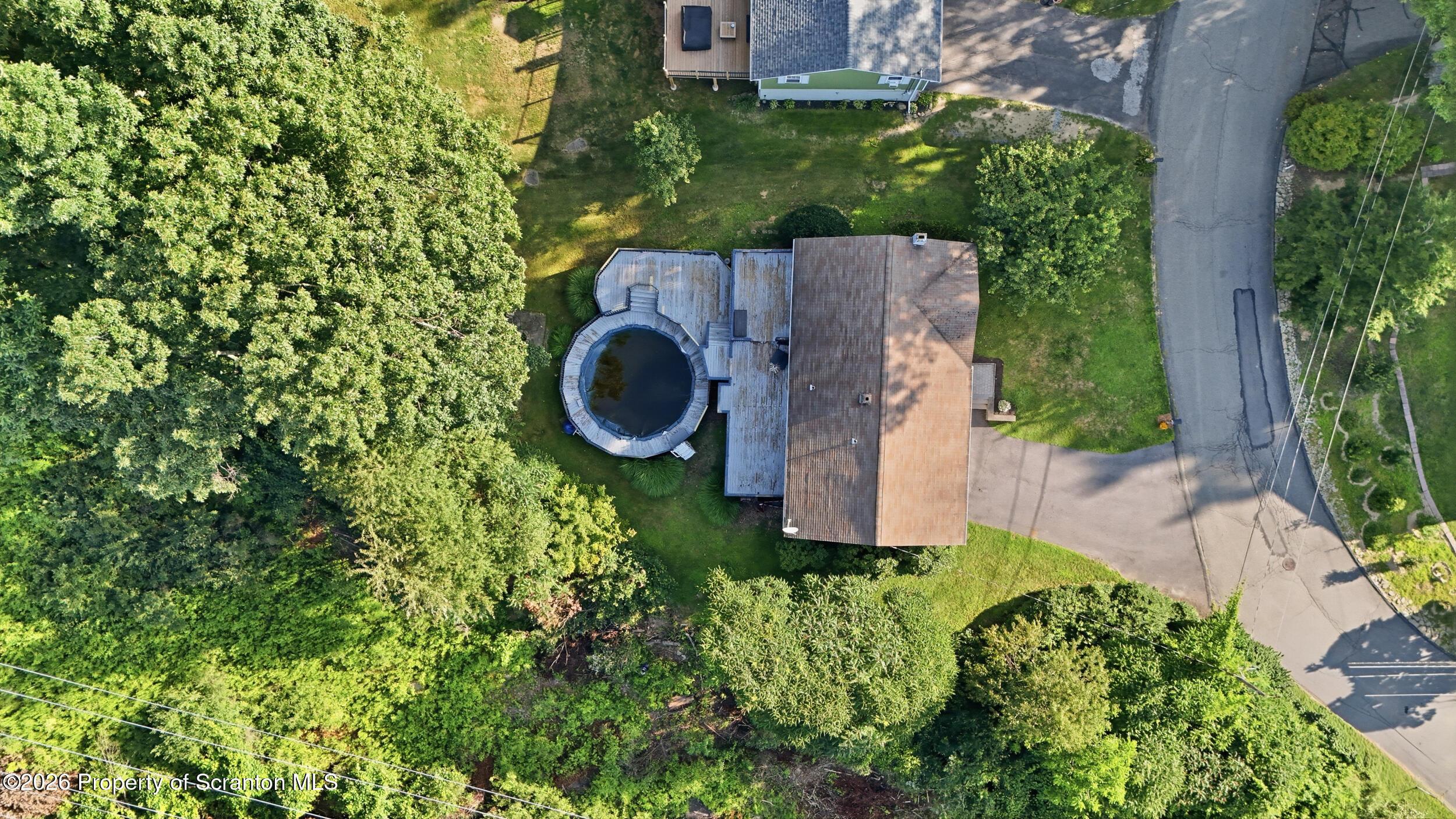 Carol Dr, Clarks Summit, PA 18411