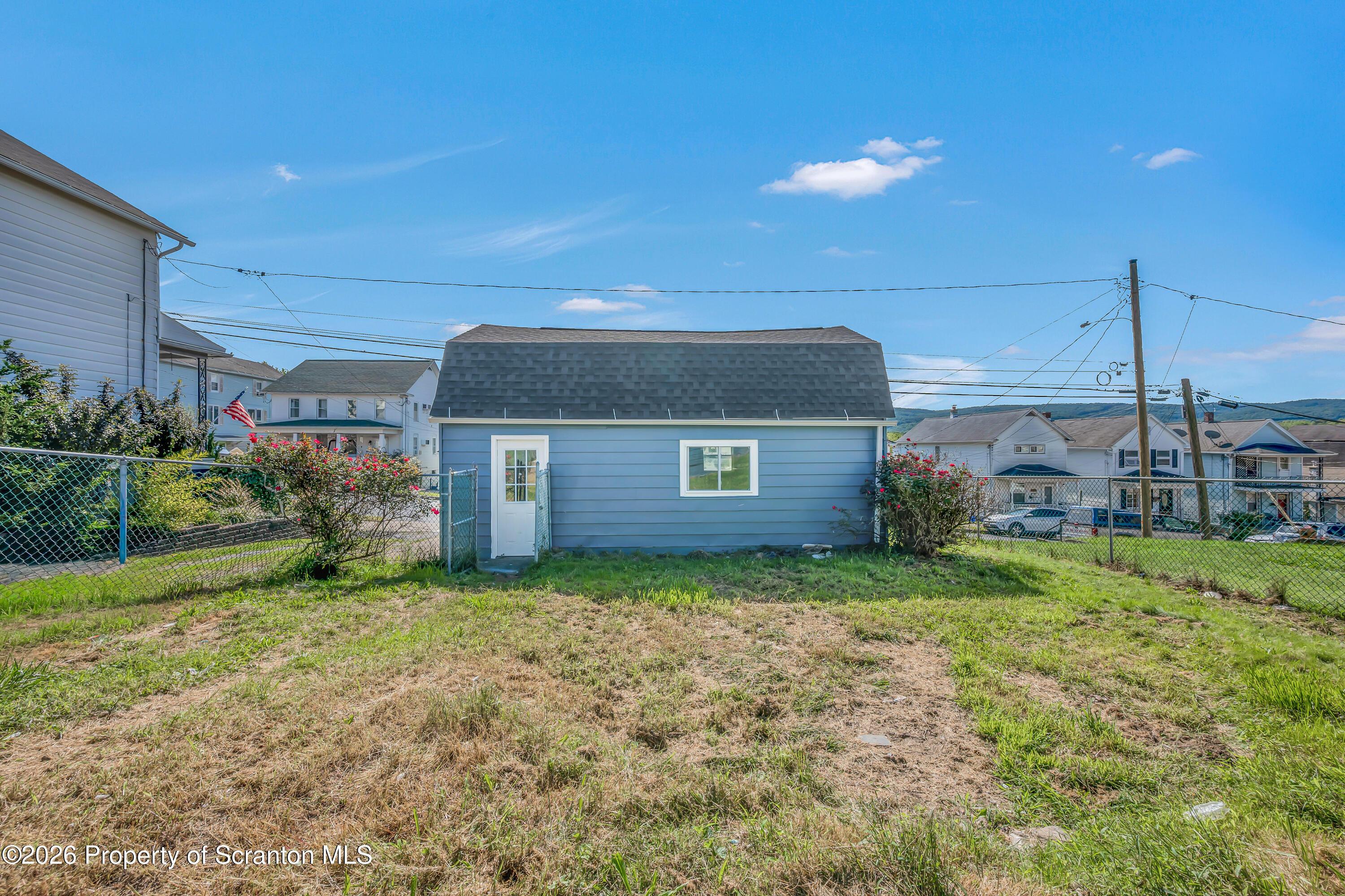W Main St, Nanticoke, PA 18634