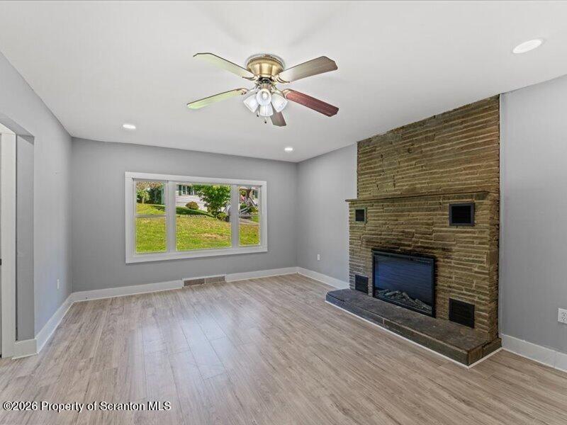 Dean St, Montrose, PA 18801