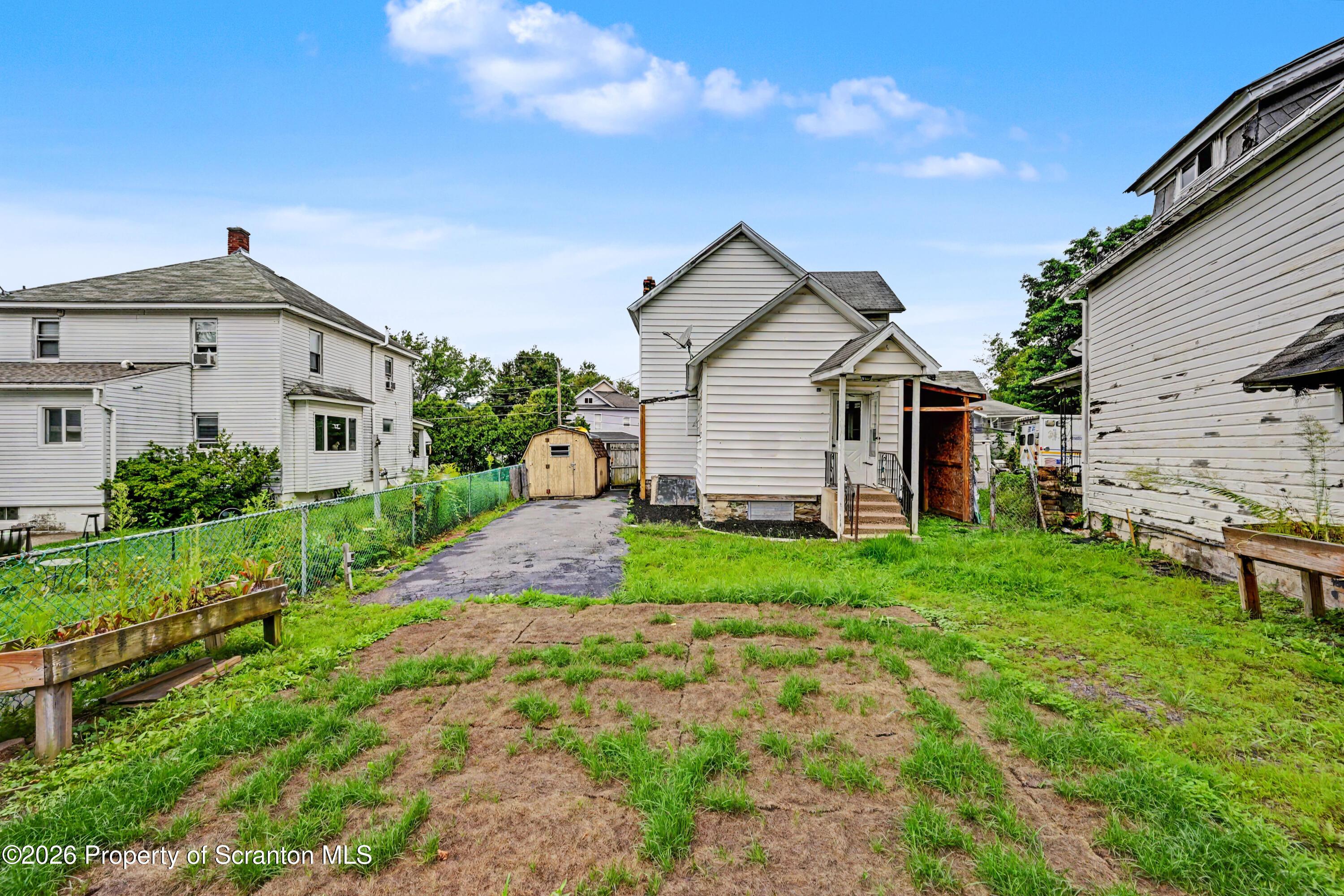 Petrilak Rd, Carbondale, PA 18407