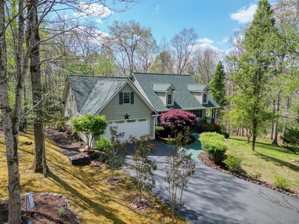 Smithfield Ln, Young Harris, GA 30582