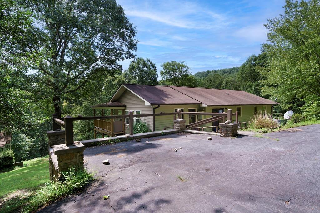W Cherry Rd, Hayesville, NC 28904