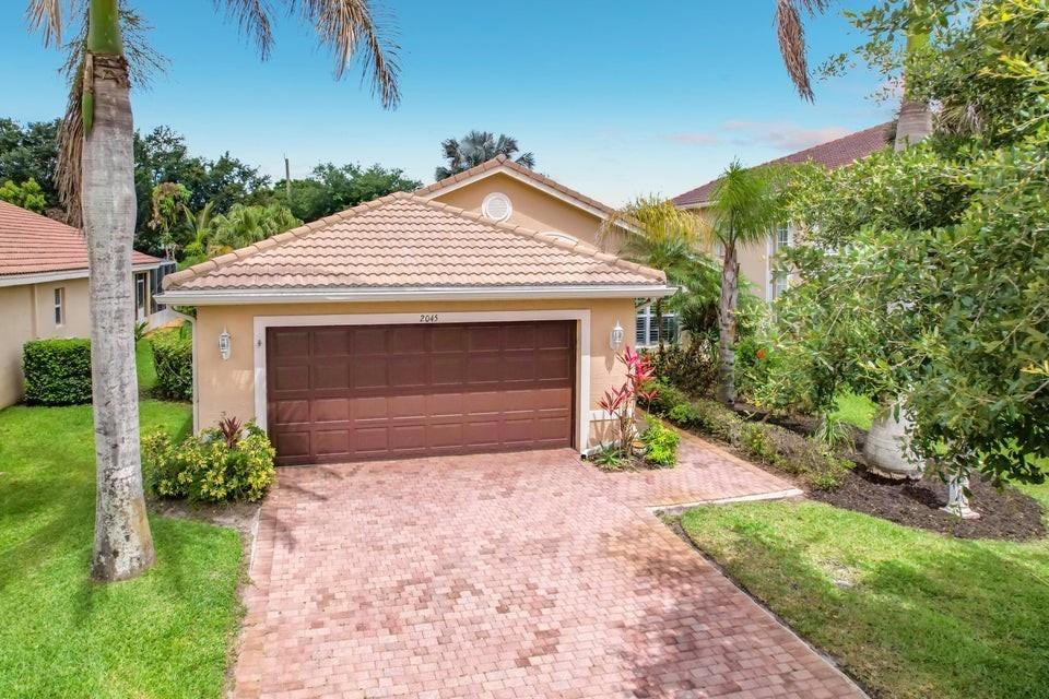Grey Falcon Cir Sw, Vero Beach, FL 32962