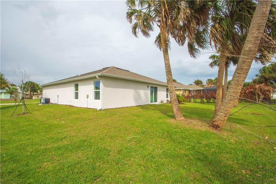 Kendall Ave, Sebastian, FL 32958