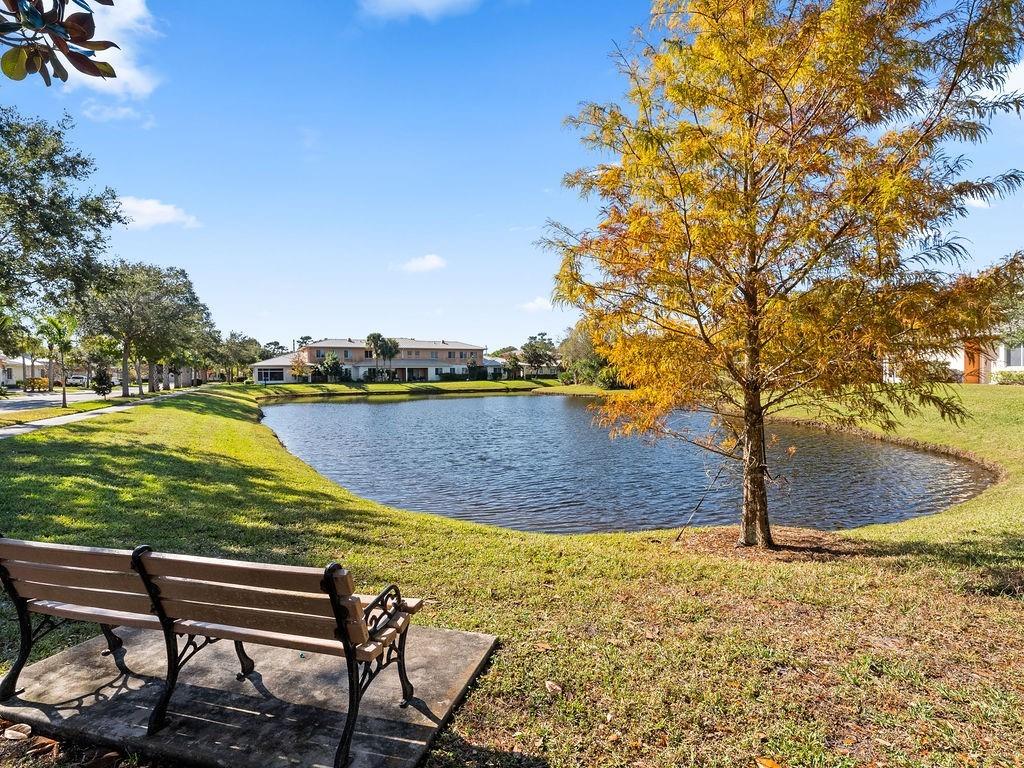 Stockbridge Sq Sw, Vero Beach, FL 32962