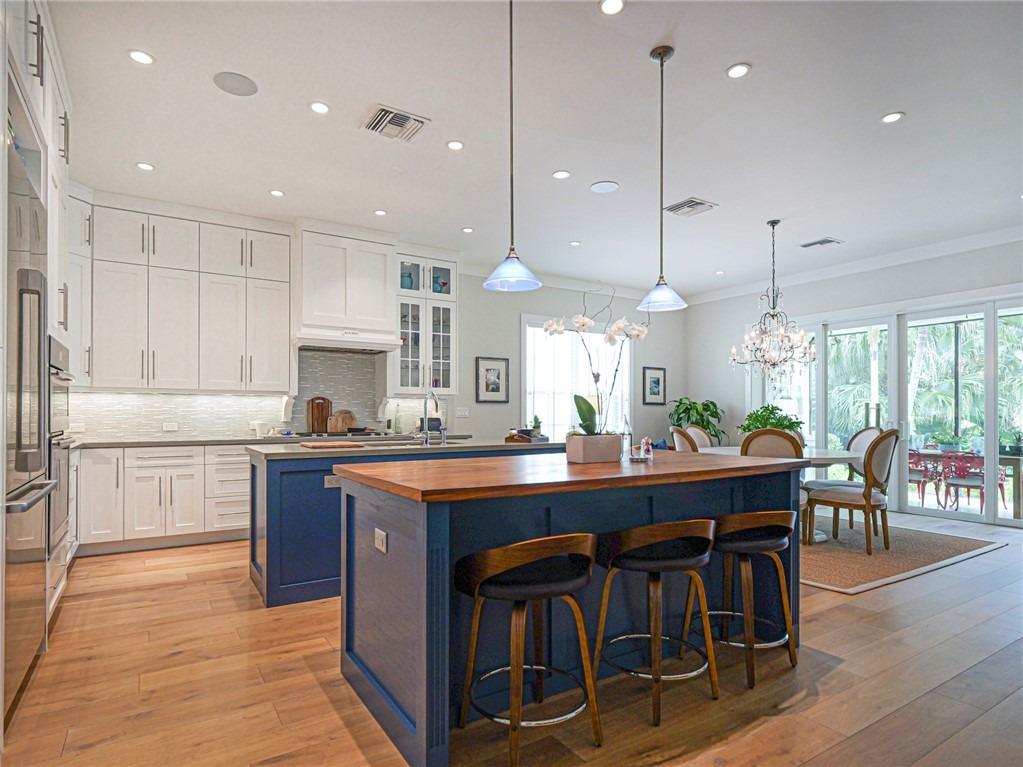 Carolina Cir Sw, Vero Beach, FL 32962