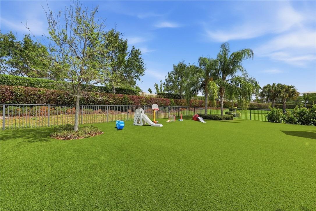Se Courances Dr, Port Saint Lucie, FL 34984