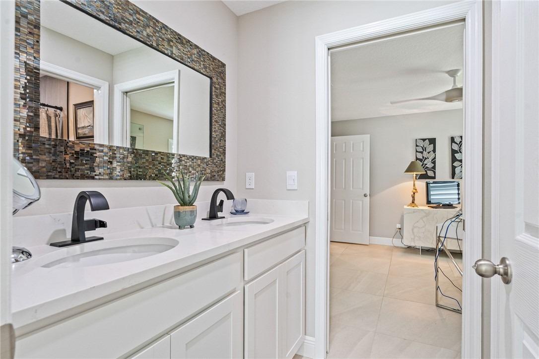 52nd Sq, Vero Beach, FL 32968