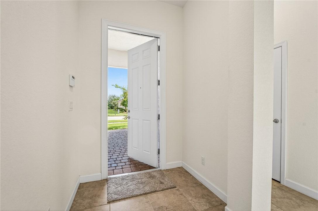 Berkshire Cir Sw, Vero Beach, FL 32968