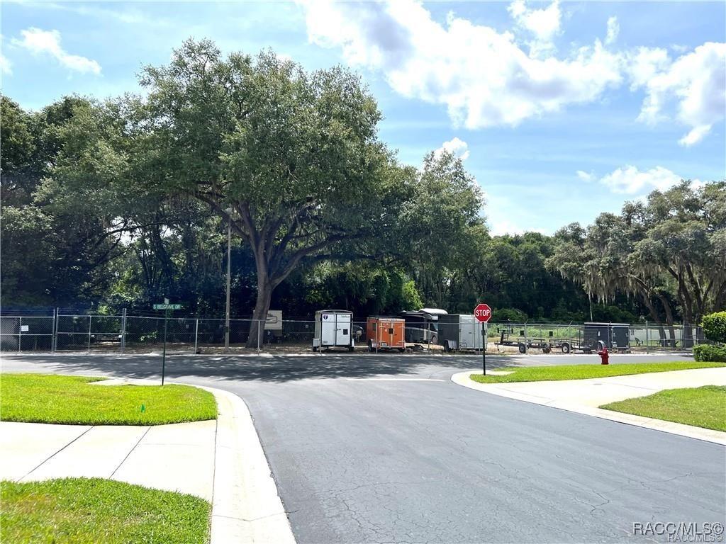 E Queensbury Ln, Inverness, FL 34452