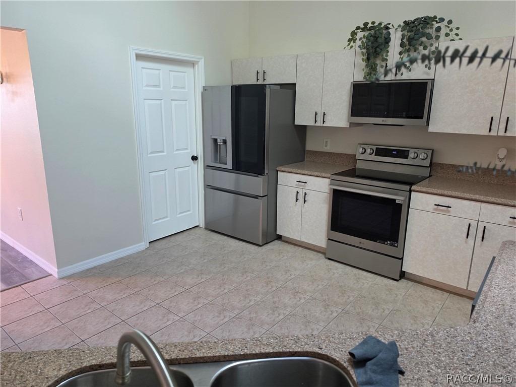 E Crown Of Roses Loop, Inverness, FL 34453