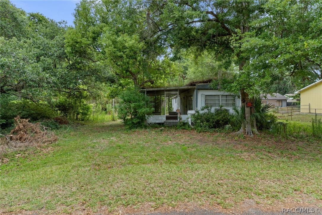 W Doe Ln, Homosassa, FL 34448