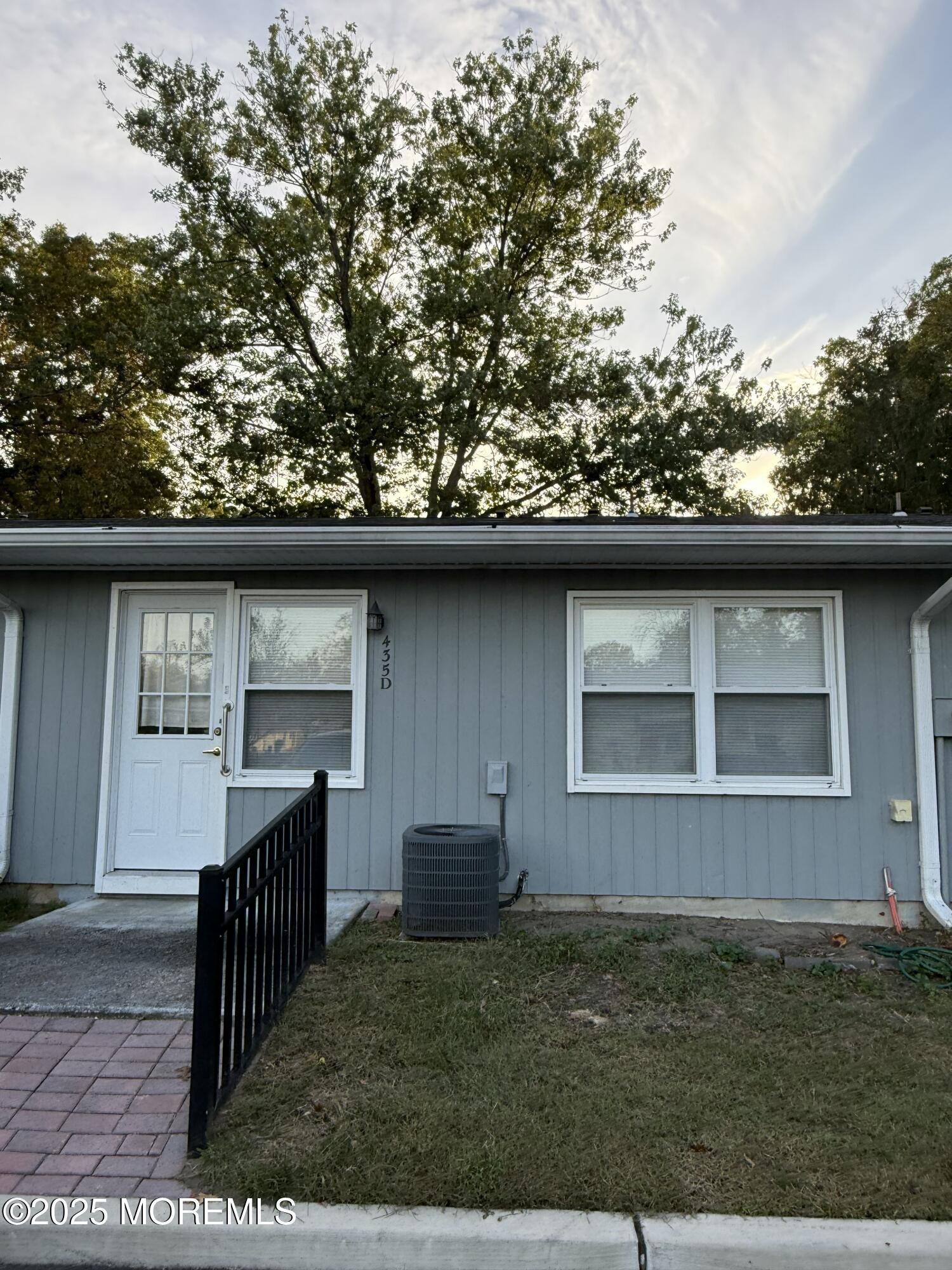 Picardy Ct, Lakewood, NJ 08701