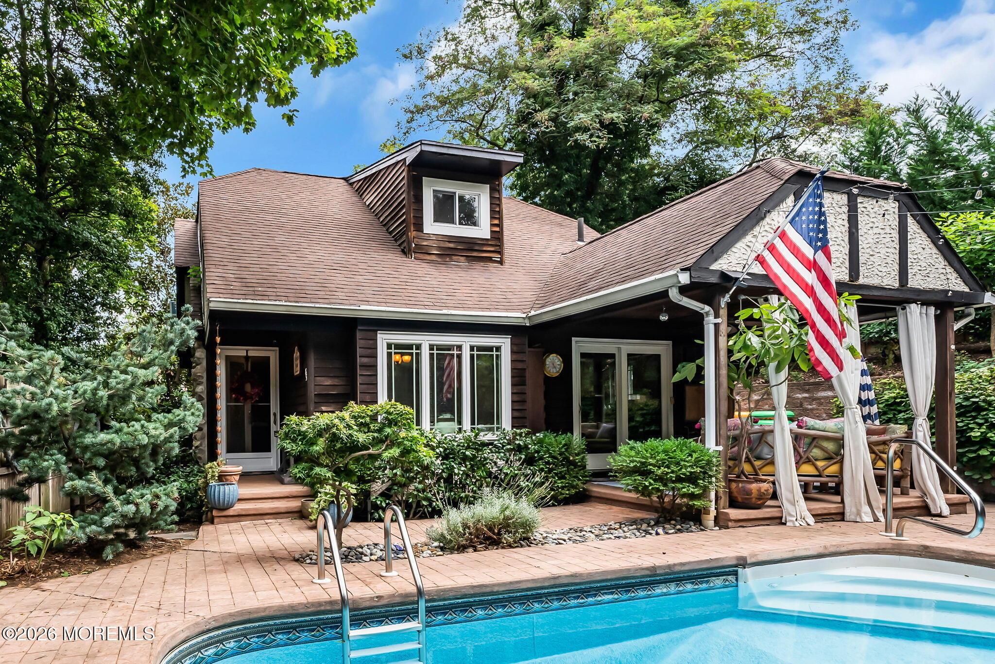Valley Ave, Highlands, NJ 07732