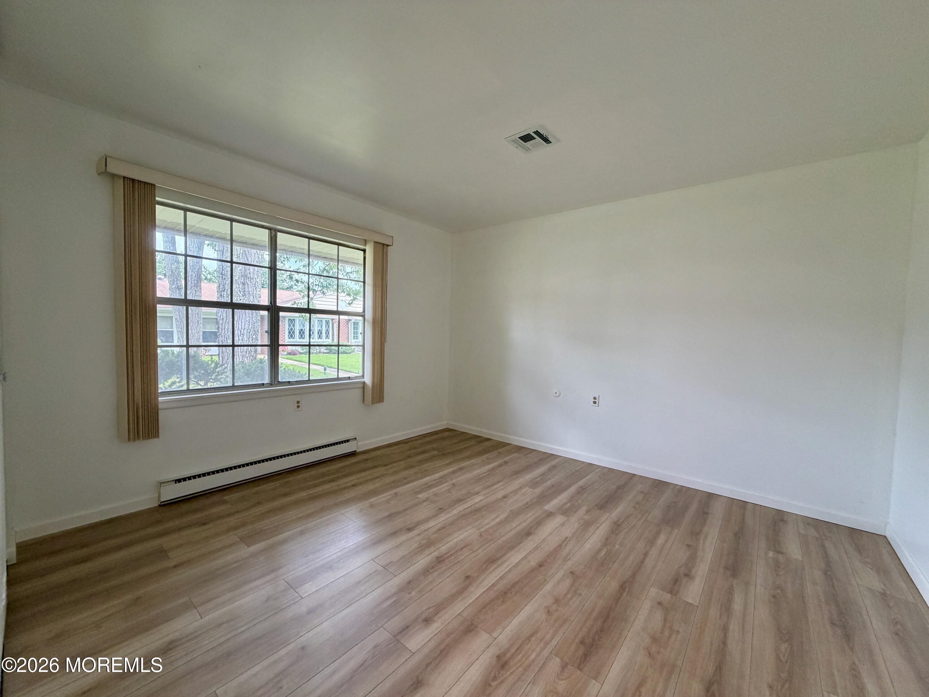 Inverness Ct, Lakewood, NJ 08701