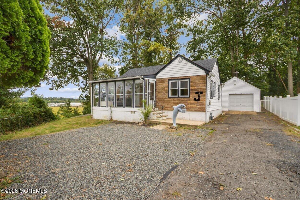 Beverly Dr, Keyport, NJ 07735