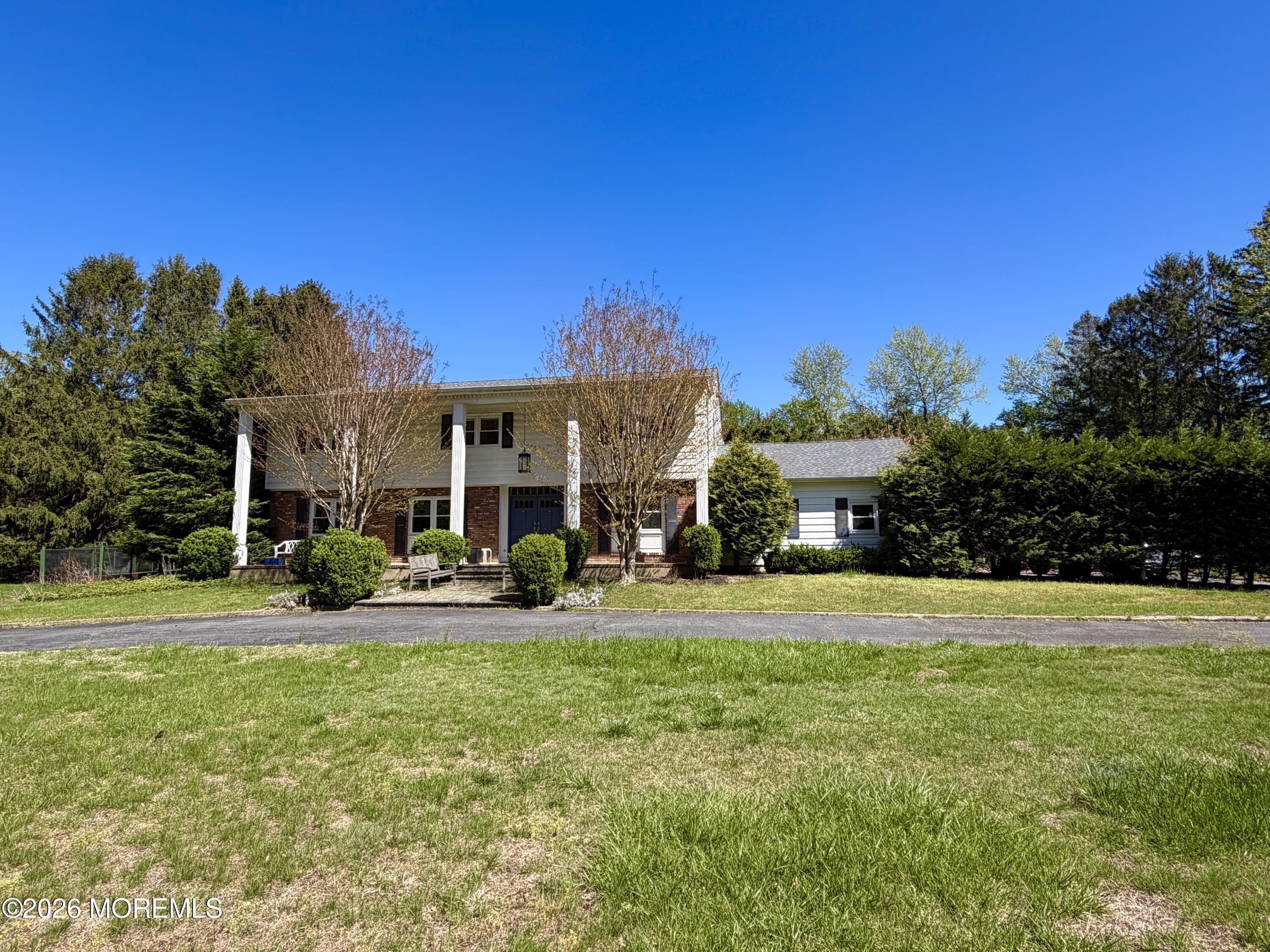 Surrey Ln, Ocean, NJ 07712