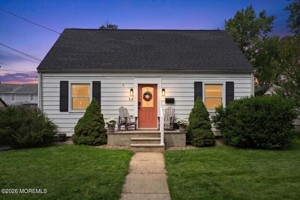 Chingarora Ave, Keyport, NJ 07735