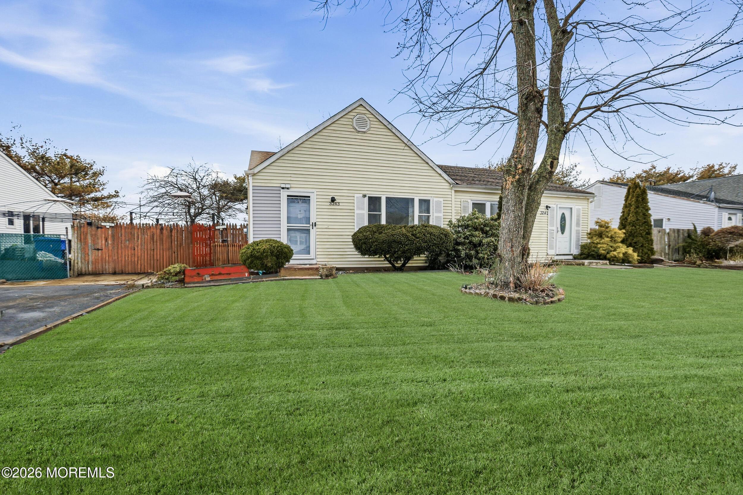 Mystic Port Pl, Toms River, NJ 08753