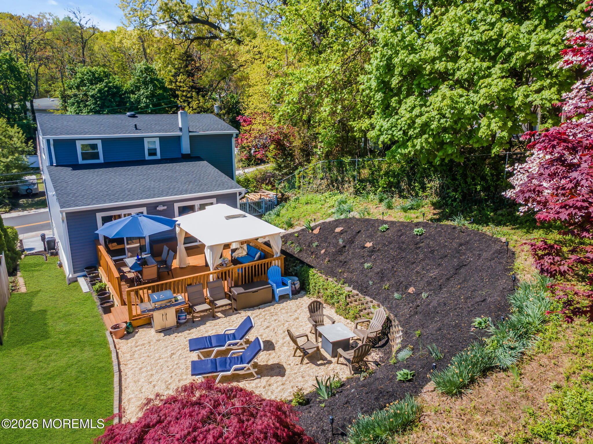 Linden Ave, Highlands, NJ 07732